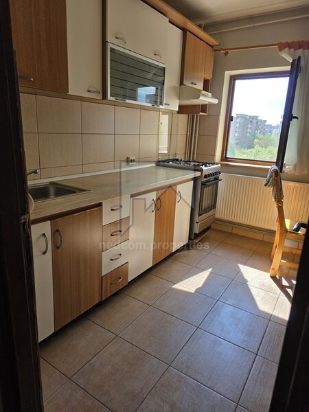 Novaci, Sebastian, inchiriere apartament 3 camere.